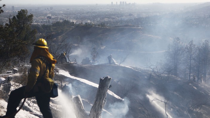 Brush Fire Breaks Out In L.A.'s Griffith Park