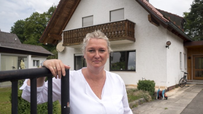 Wohnen auf Zeit: Mit wenigen Handgriffen, sagt Christine Hopmann, habe sie das alte Haus wohnlich gemacht.