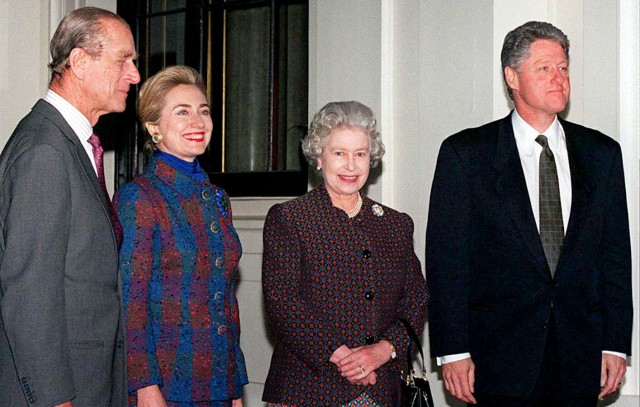 FILE PHOTO: Britain's Queen Elizabeth and the Duke of Edinburgh pose for photographers with U.S. President Bill Clinton and his wife Hillary, in Buckingham Palace, London