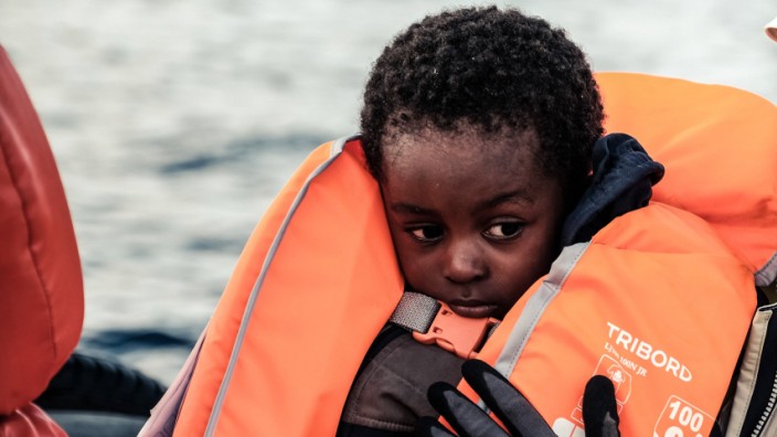 Unterwegs mit der Sea Watch 3 Fluechtlingsboot Flüchtlingsboot Fluechtlinge Flüchtlinge Locat