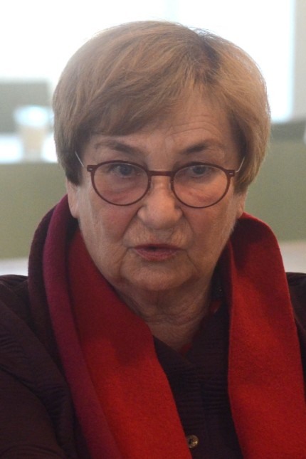Dachau/München: Barbara Distel, langjährige Leiterin der KZ-Gedenkstätte Dachau, wird 75. Sie prägte die Erinnerungskultur in Deutschland und hat die Gedenkstätte zu einem Ort der kognitiven Auseinandersetzung mit der Geschichte gemacht.