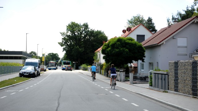 Unterschleißheimer Streit um Erschließungsbeiträge: Die Südliche Ingolstädter Straße ist seit Jahren ein Streitthema.