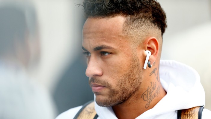 Neymar mit Apple-Kopfhörern