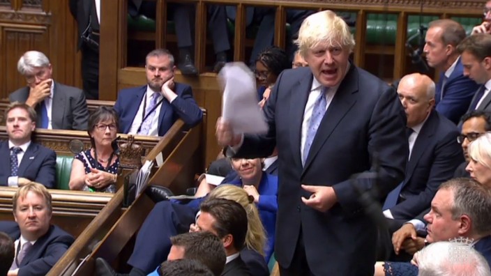 Brexit-Kurs: "Wir haben Verhandlungskapital verbrannt", sagte Johnson am Mittwoch im britischen Parlament.