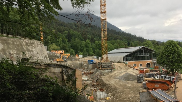 Obersalzberg: Noch dominiert die Baustelle am Obersalzberg, 2020 soll dann das neue Gebäude samt neuer Dokumentation fertig sein.