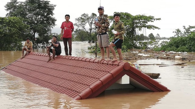 Dammbruch in Laos