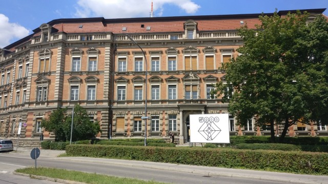 Kunst: Unter Denkmalschutz steht die ehemalige Bayerische Kriegsakademie in der Pappenheimstraße, die eine bewegte Vergangenheit hinter sich hat.