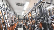 Amoklauf von Winnenden: n der Waffenkammer des Landeskriminalamts lagern mehr als 2000 Gewehre, die nach Straftaten oder bei Durchsuchungen sichergestellt wurden.