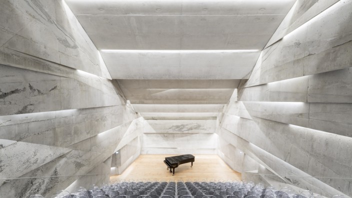 Architekt Peter Haimerl: Für den Konzertsaal in Blaibach mit seiner komplizierten Innenschalung erhielt Peter Haimerl mehr als zehn Preise.