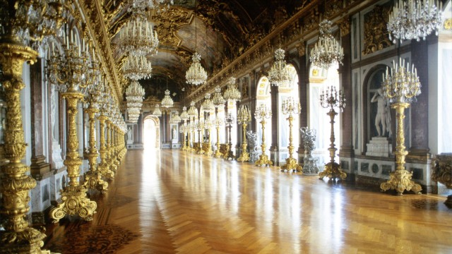 Spiegelsaal im Schloss Herrenchiemsee Chiemsee Oberbayern Chiemgau Castle Hall of Mirrors He