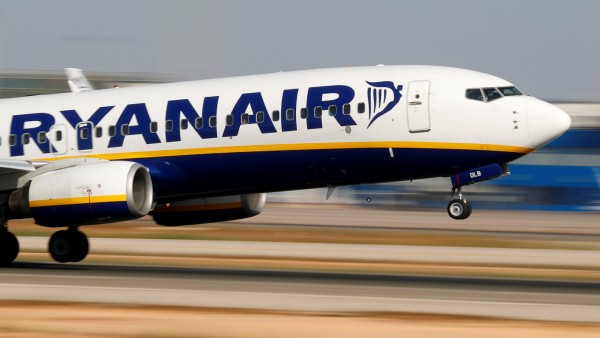 Ein Ryanair-Flugzeug beim Start