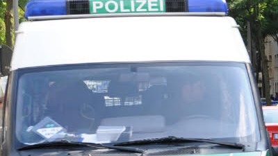 München-Polizei-Ticker: Polizisten haben am Morgen ein Reh vor dem Ertrinken gerettet.