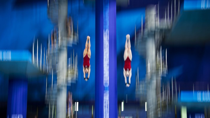 Kurjo Maria GER Wassen Elena GER bronze medal Women s synchronised 10m platform final Edinburgh 07