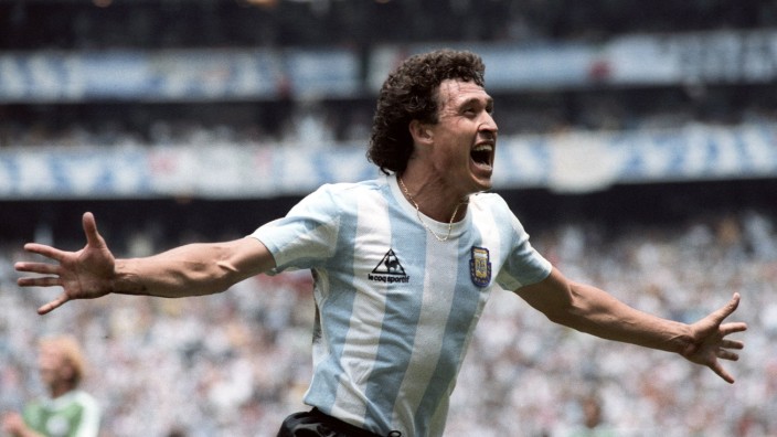 WM-Interview mit Jorge Valdano: Das Tor seines Lebens: Jorge Valdano, 67, erzielte 1986 im WM-Finale gegen Deutschland das zwischenzeitliche 2:0 - Argentinien gewann 3:2.