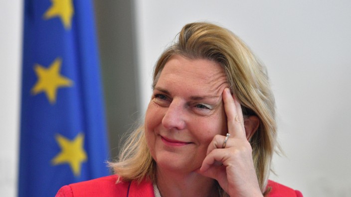 Österreich: "Es ist nicht so, dass ich mir jeden Satz dreimal überlege, bevor ich ihn ausspreche": Österreichs Außenministerin Karin Kneissl.