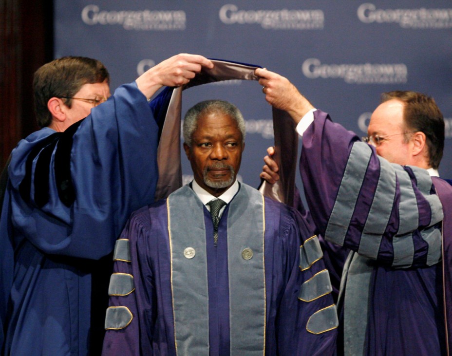 FILE PHOTO -  United Nations Secretary-General Annan is honored at Georgetown University in Washington