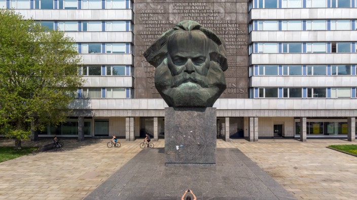 Das Karl Marx Monument in Chemnitz fotografiert mit einer Drohne am 22 04 2018 Am 05 05 2018 jährt