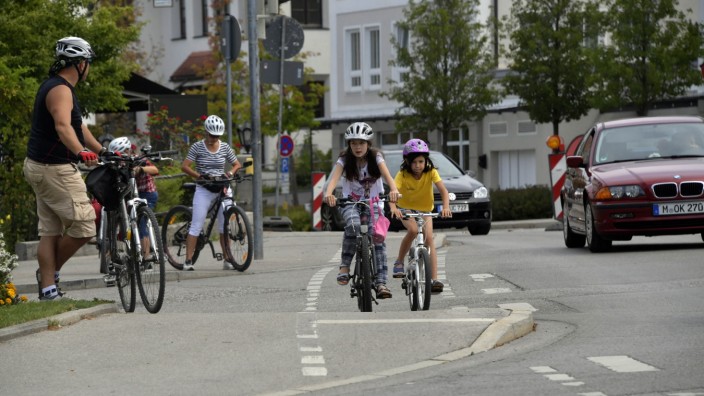 Verkehrssicherheit: Kinder sind im Straßenverkehr sehr gefährdet, vor allem, wenn sie mit Rad oder Roller unterwegs sind.