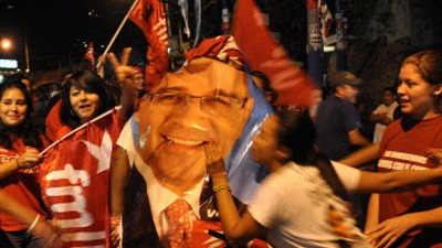 Machtwechsel in El Salvador: Anhänger von Mauricio Funes in San Salvador.