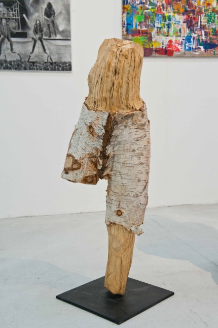 Ausstellung: Silvia di Natales Skulptur heißt "kopfloser Bayer".