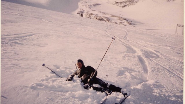 München: Unverzichtbarer Sport: Das Foto zeigt Bernhard Claus im Januar 1984 beim Skifahren am Kitzsteinhorn.