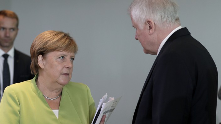 Merkel und Seehofer 2018 bei einer Kabinettssitzung