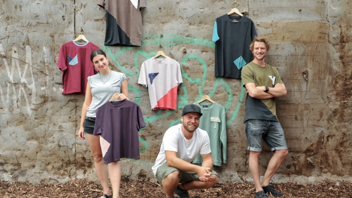 Junges Unternehmen: Noch keine 30 und schon Gründer: Nadine Wagner, Florian Breitenberger und Nicolas Behn (von links) machen Shirts aus Reststoffen und betreiben einen Blog über Nachhaltigkeit in der Mode.