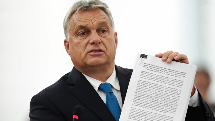 Leserdiskussion: Regierungschef Viktor Orbán signalisierte kein Einlenken - im Gegenteil: Er sehe "die Ehre des ungarischen Volkes" verletzt, sagte er vor der Abstimmung. "Ungarn lässt sich nicht erpressen."