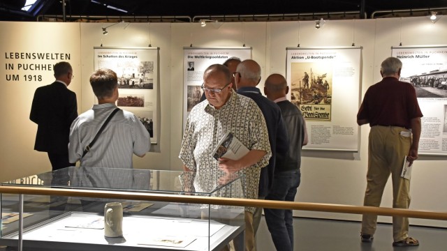 Puchheim: Die Ausstellung "Permanente Demokratie" wird noch bis zum 4. Oktober im Puchheimer Kulturzentrum zu sehen sein.