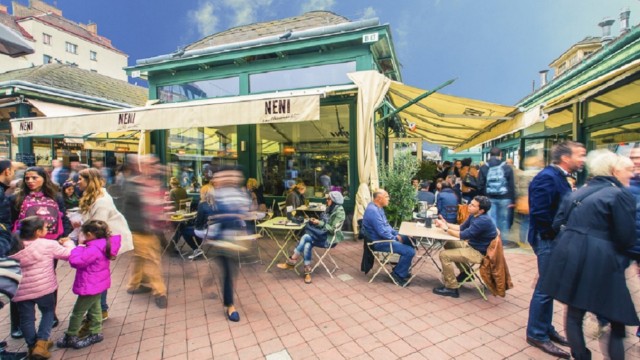 Essen und Trinken: Nuriel Malchos erstes Restaurant war das "Neni" am Naschmarkt.
