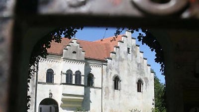 Schloss Neidstein: Schloss Neidstein: Nicolas Cage hat sein Schloss wieder verkauft.