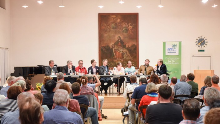 Im Wahlkampf: Stimmkreis-Kandidaten und Parteien-Vertretern stellten sich Fragen zu Agrarwende, Verkehrspolitik und Freizeitdruck.