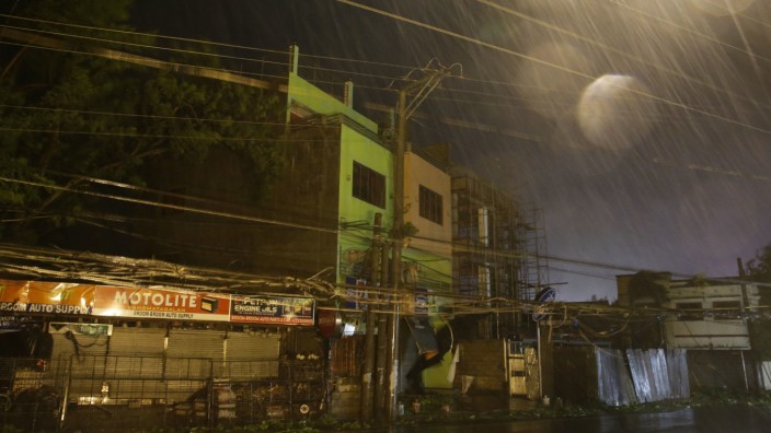 Wirbelsturm: Der Taifun "Mangkhut" ist im Norden der Philippinen mit Wucht auf Land getroffen.