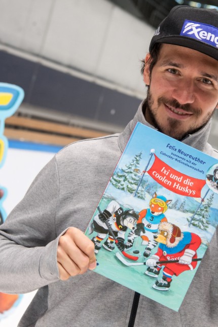 Skifahrer Neureuther stellt Kinderbuch vor