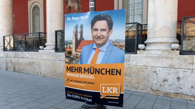 Wahlplakate kleiner Parteien für die Landtagswahl 2018 in Bayern.
