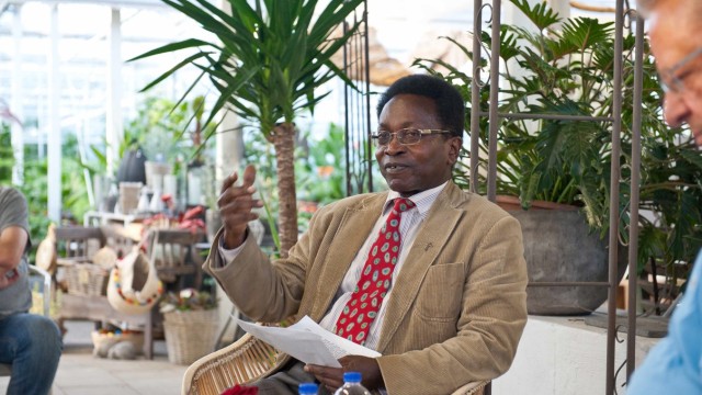 Gegen die Barbarei: Der ehemalige Zornedinger Pfarrer Olivier Ndjimbi-Tshiende.