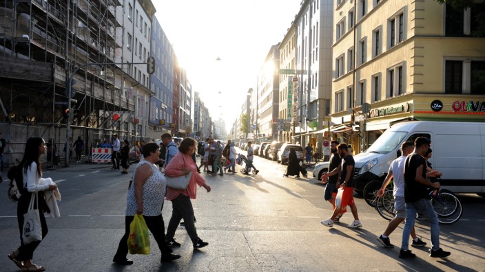 Wohnen in München: Kreuz und quer: Tausende Fußgänger überqueren täglich die Schwanthalerstraße.