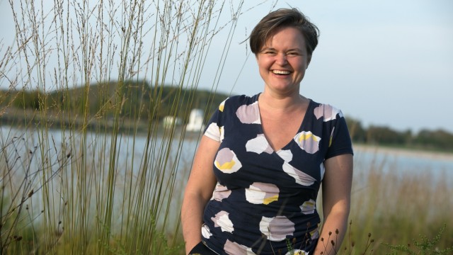 Grünen-Kandidatin Sanne Kurz am Riemer See, Südseite