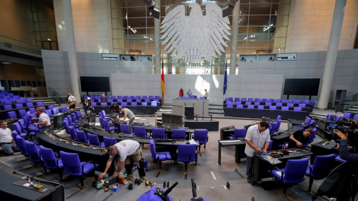 Plenarsaal des Bundestages wird umgebaut