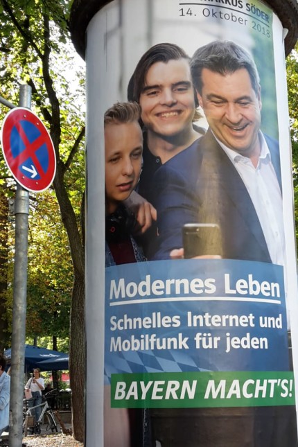 SZ-Serie Wahl-Fang: Selfie mit Ministerpräsident, der Wahlkampf machts möglich.