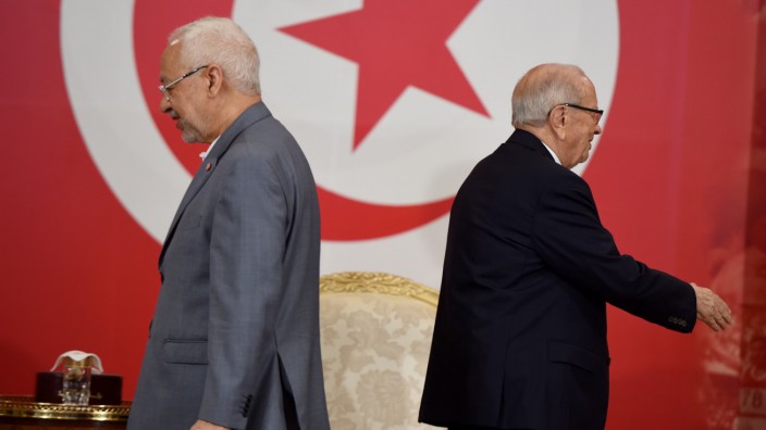 Tunesien: Unterwegs in verschiedenen Richtungen: Präsident Essebsi (rechts) und der Chef der moderat-islamischen Ennahda-Partei, Ghannouchi.