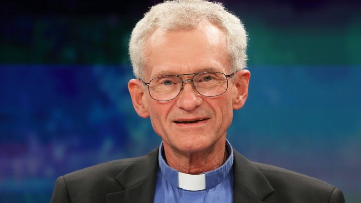Franz Meurer Pfarrer in den Kölner Stadtteilen Höhenberg und Vingst in der ZDF Talkshow maybrit il