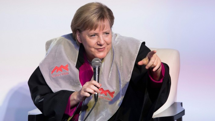 Merkel in Israel: Karrieretipps von Merkel: "Zugreifen! Und die Chance füllen."