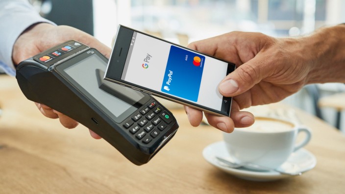 Bezahlen an der Ladenkasse mit Google Pay und Mastercard