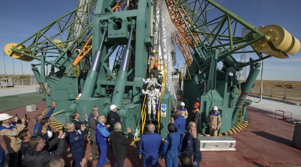 Expedition 57 Soyuz Rollout