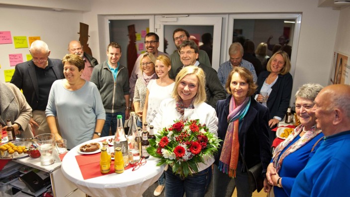 Bayern-Wahl 2018: Doris Rauscher am Dienstagabend in ihrem Bürgerbüro in Ebersberg.