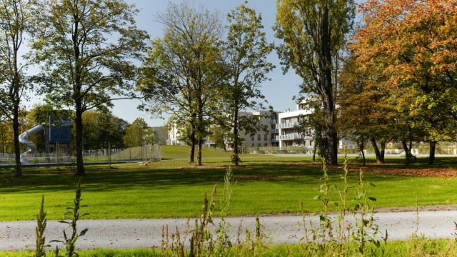 Schwabing: Grüne Mitte: Eine vier Hektar große Parkanlage bildet das Herzstück des Neubauquartiers zwischen Domagkstraße und Frankfurter Ring.