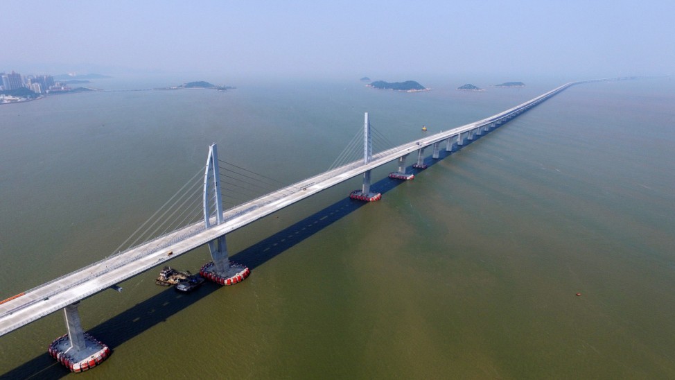 Brücke verbindet Hongkong mit Festland