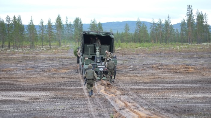 Bundeswehr Soldaten legen mit dem Minenverlegesystem 85 während des Nato Großmanöver "Trident Juncture" Panzerminen vom Typ DM-31 in Norwegen, 2018