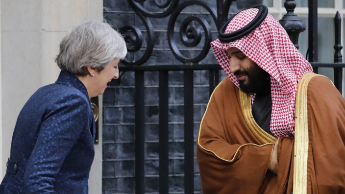Mord an saudischem Journalisten: Theresa May und Kronprinz Mohammed bin Salman bei einem Treffen im März in London.